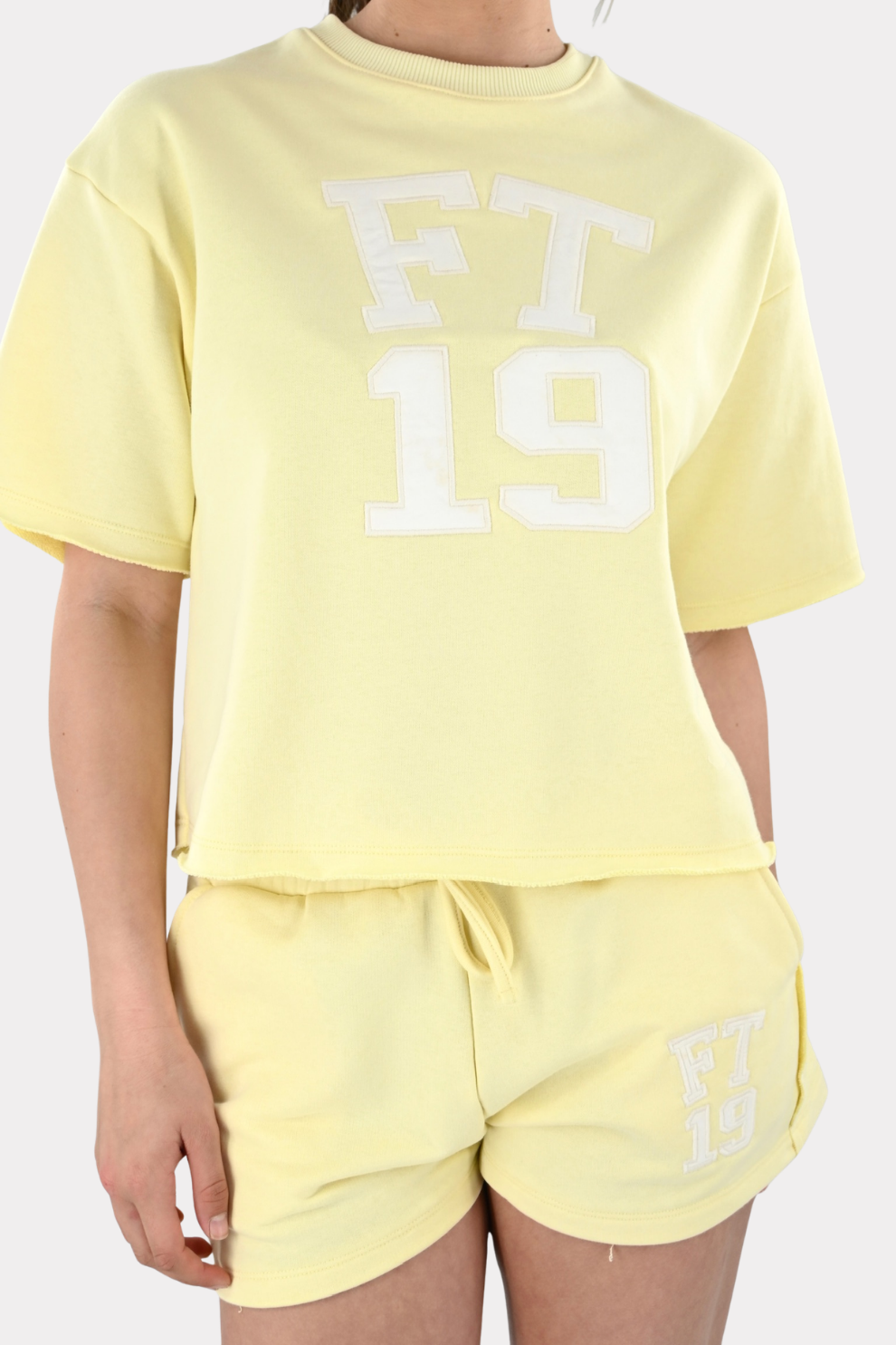 College short - butter yellow