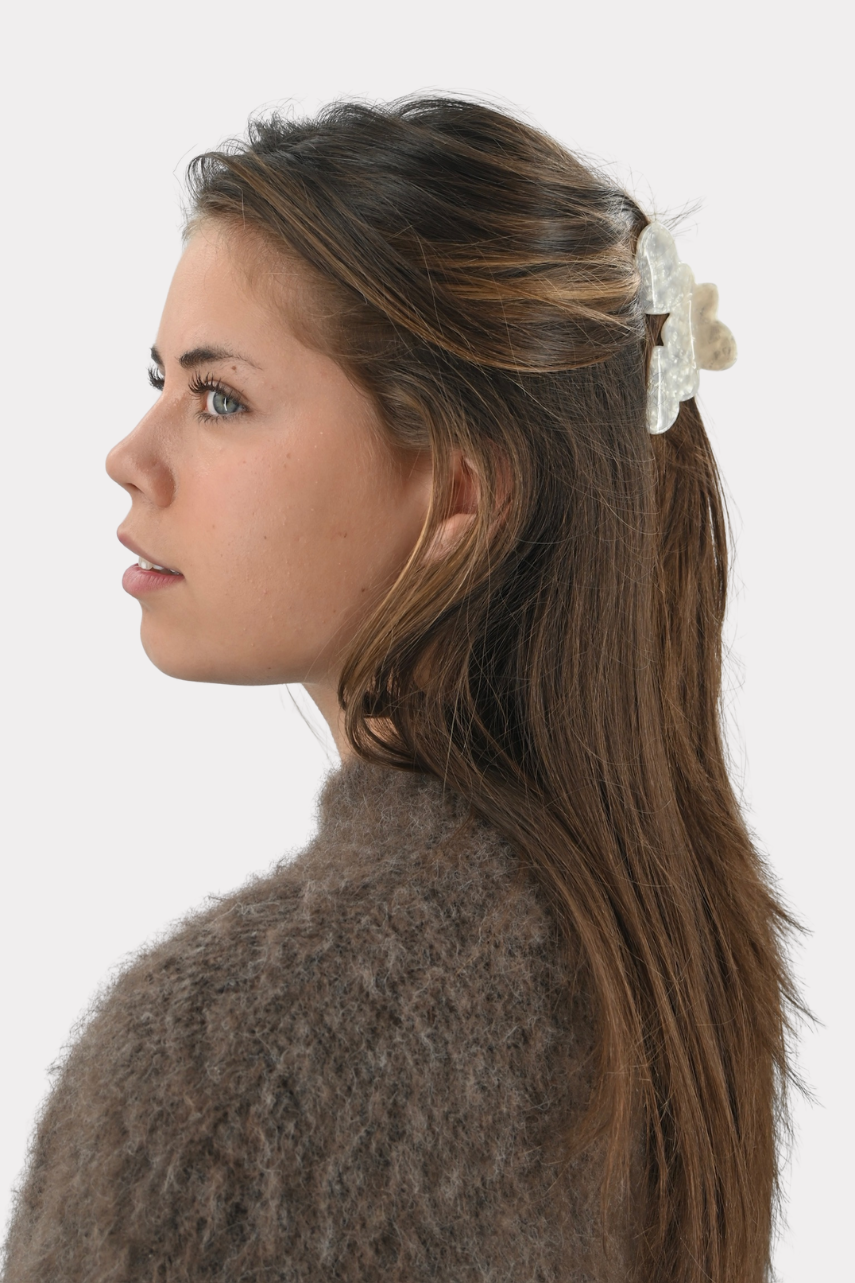 Soft shine hair clip - white