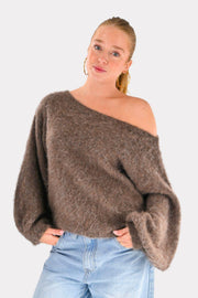 [photo_size]Noor (1.69m) trägt One Size.[photo_size]