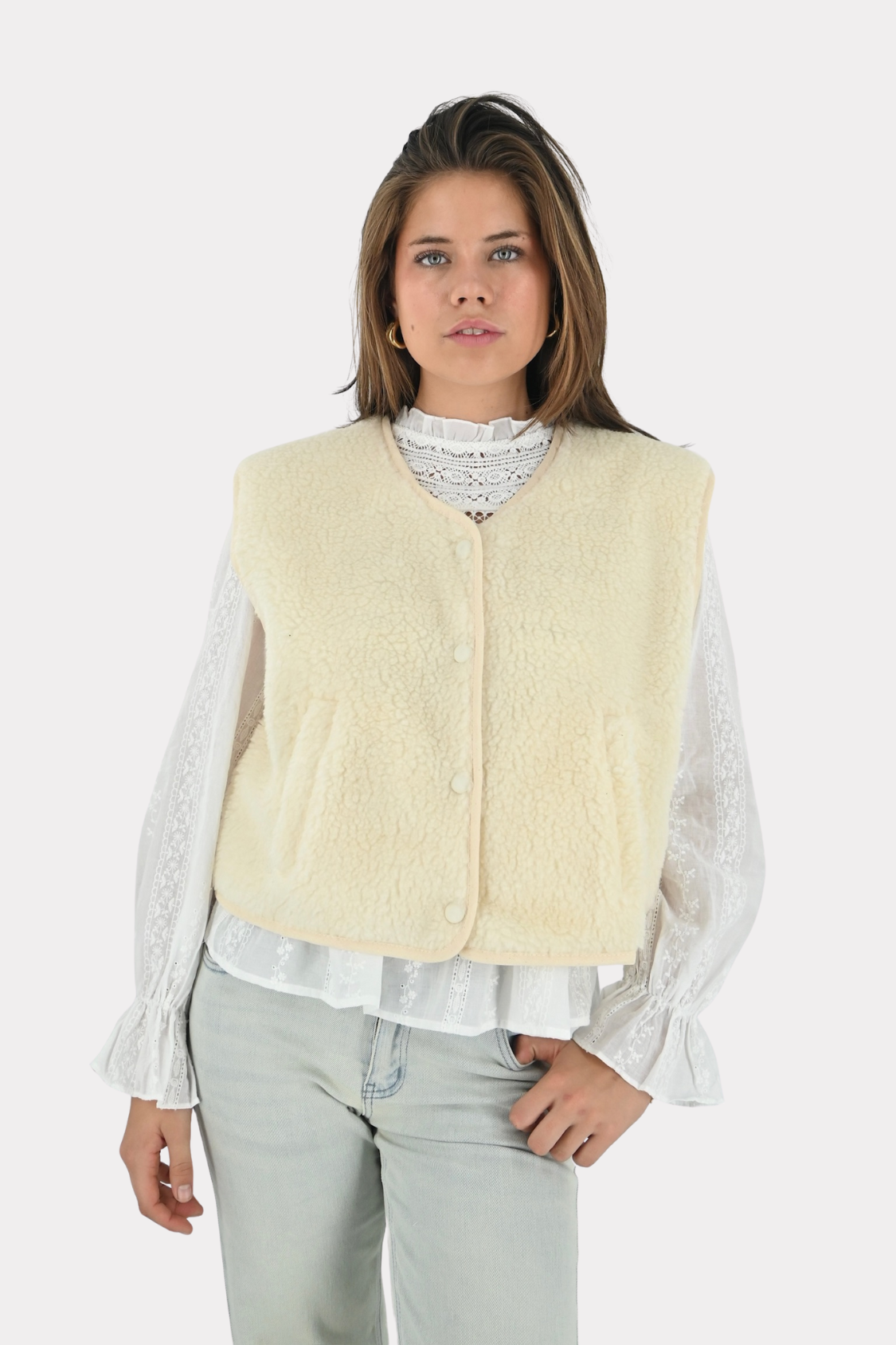 Lola-gilet-creme-fashiontiger-1