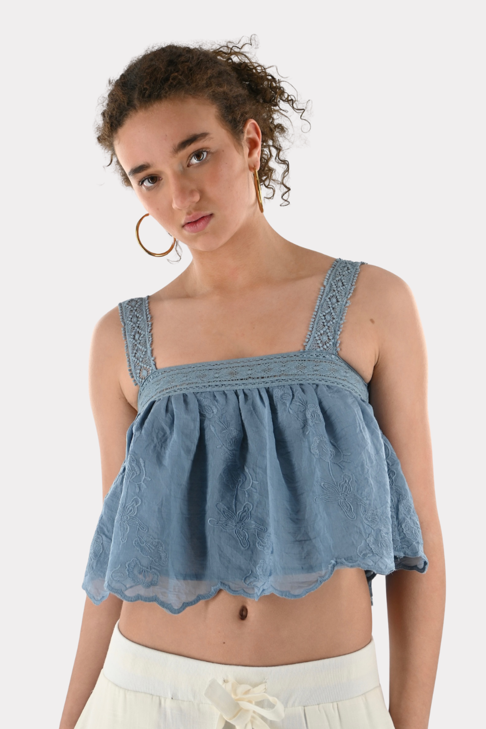 [photo_size]Gwen is 1.76m lang en draagt maat S/M.