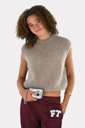 [photo_size]Gwen mesure 1,76 m et porte taille unique.[photo_size]