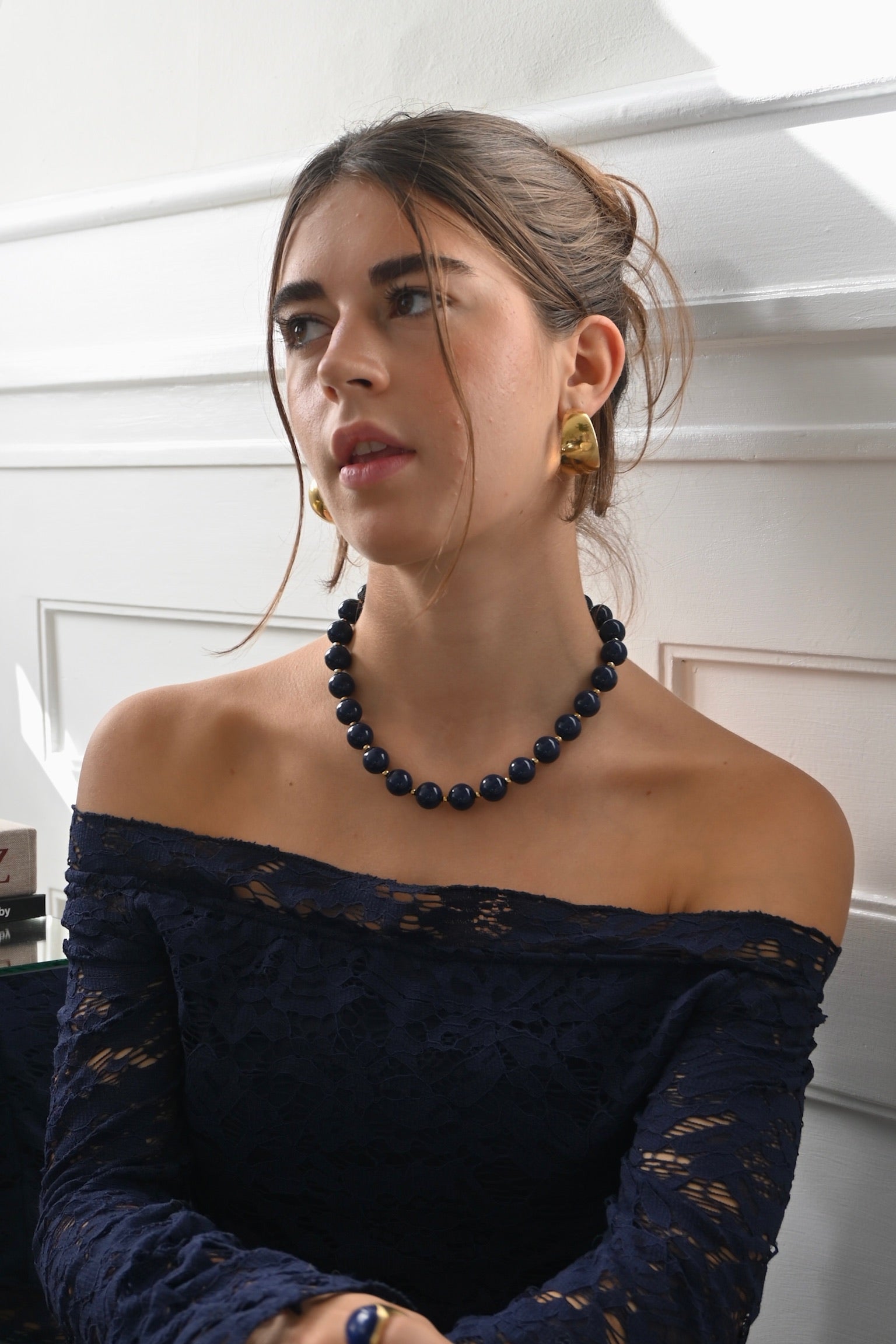 Fall-beads-necklace-navy-fashiontiger-3