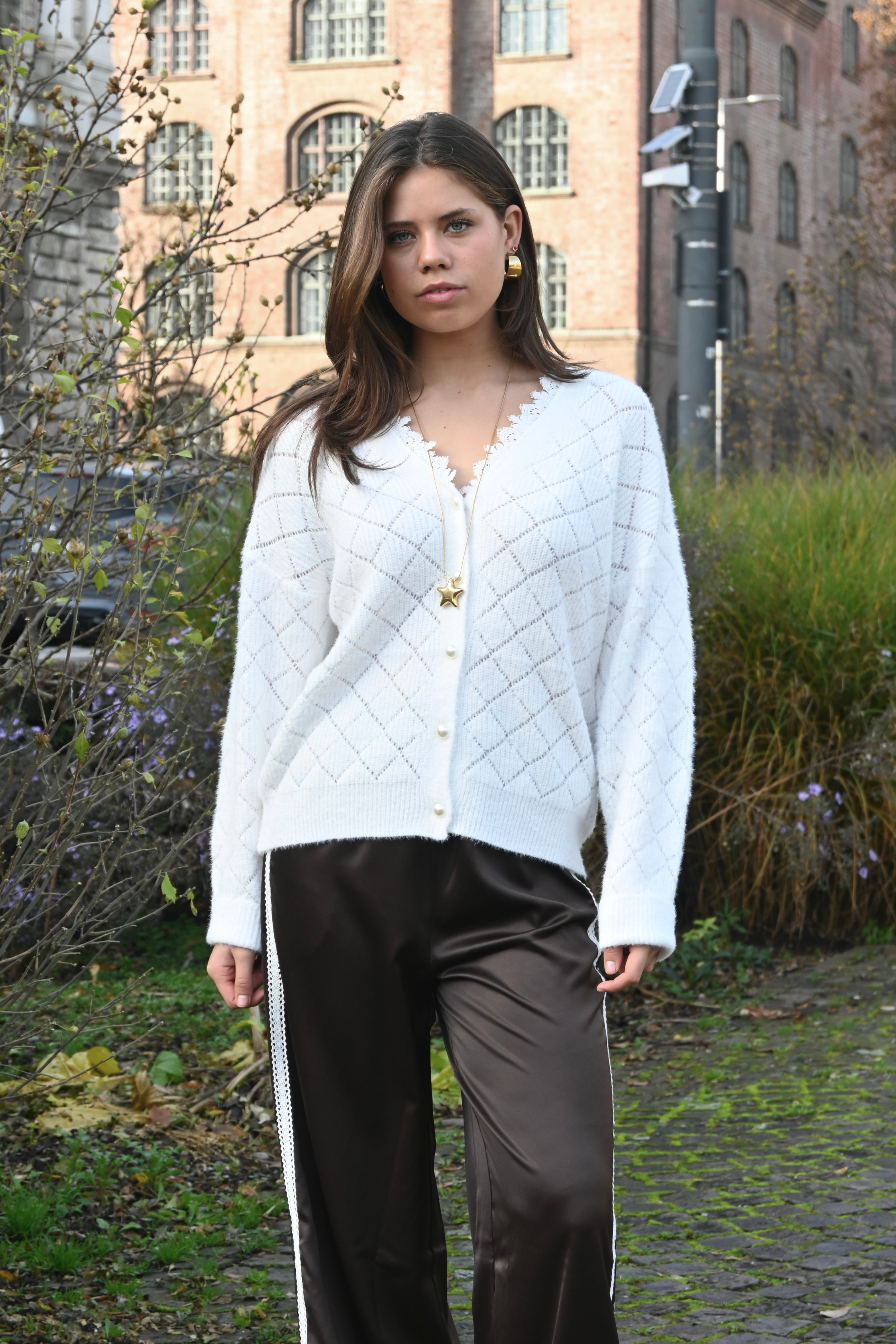 Rosie-cardigan-white-fashiontiger
