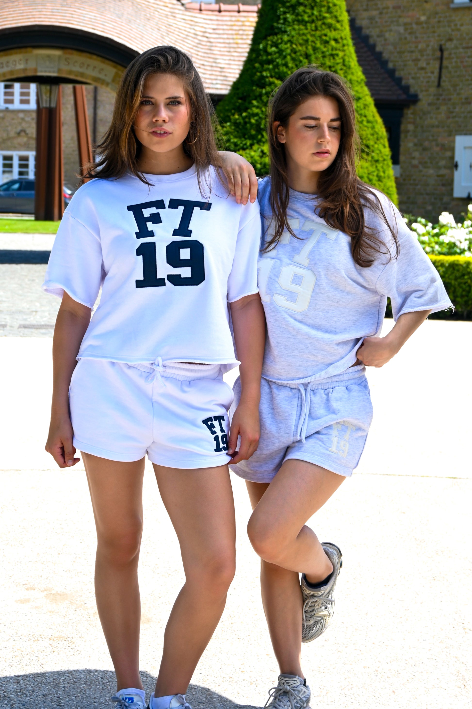 College top - white