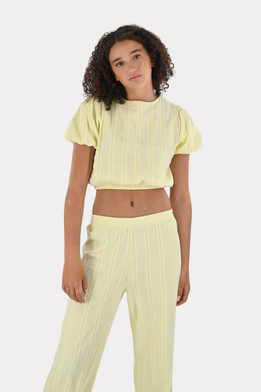 Fien_top_and_pants_pale_yellow_fashiontiger-1