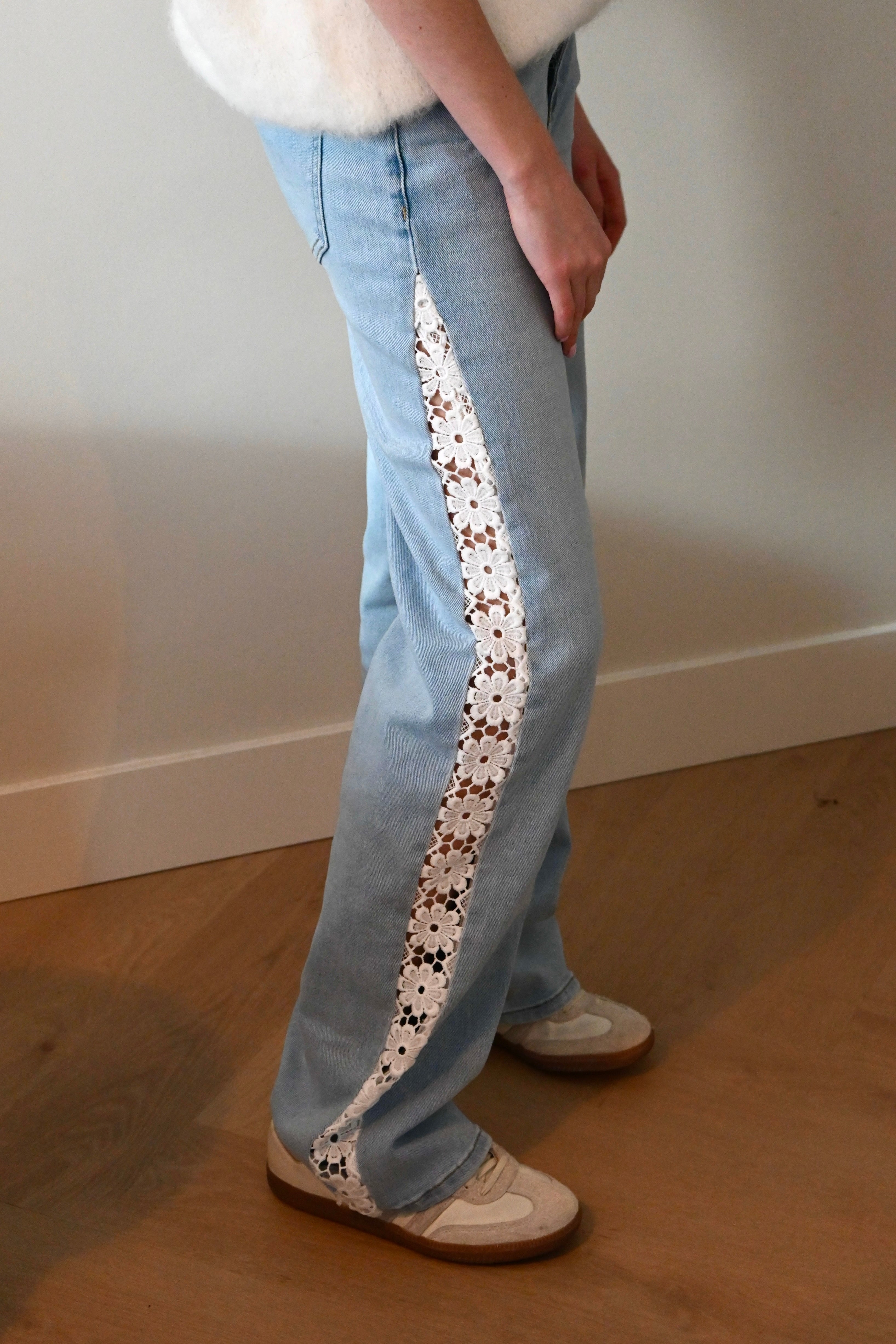 Floral flow jeans - blauw/wit - Fashiontiger  1