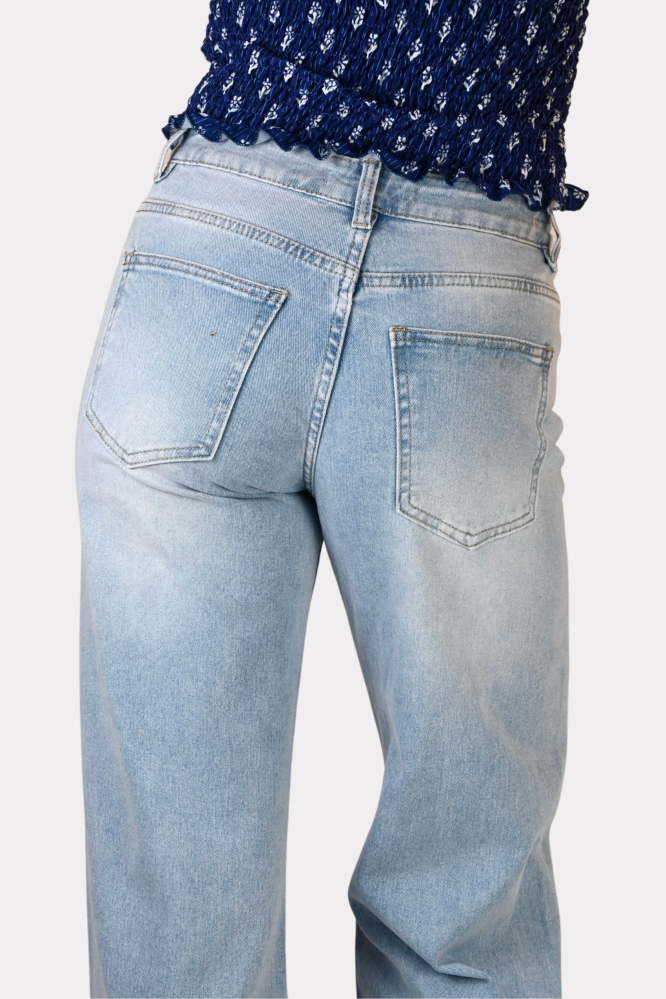 Folded_jeans_blue_fashiontiger_3