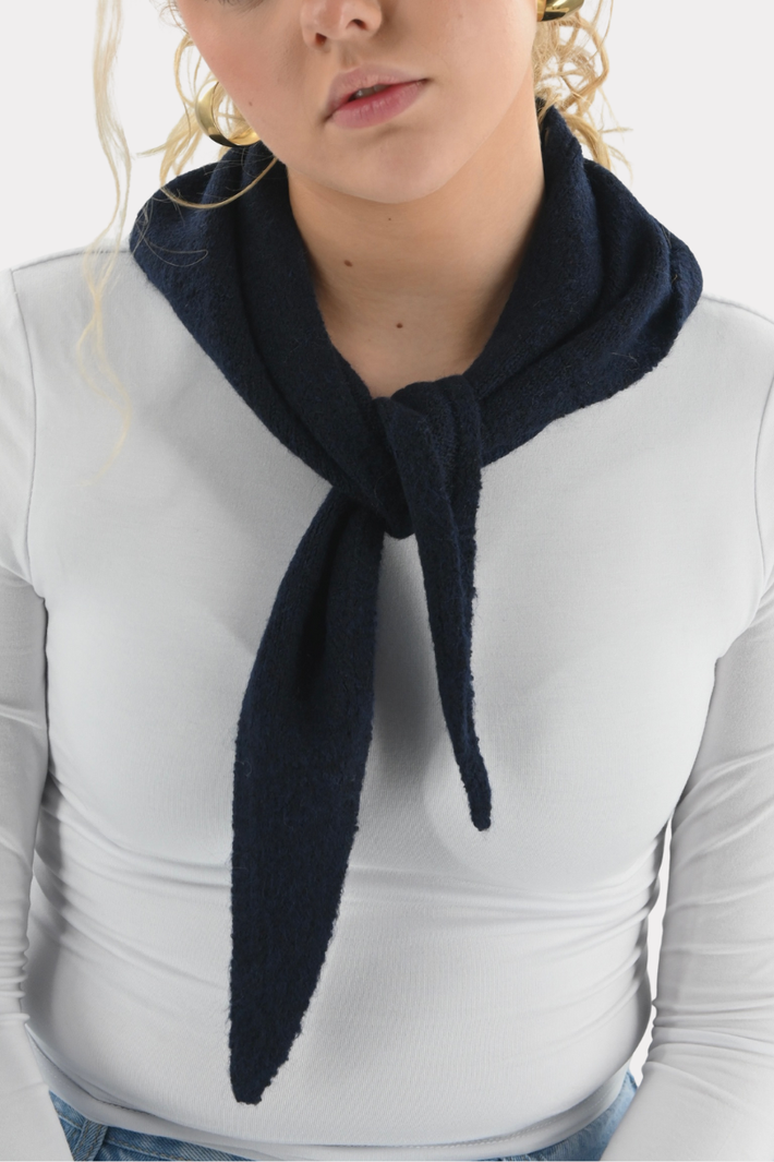 Hug me Schal - Marineblau - Fashiontiger 2