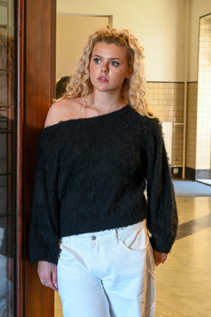 Maira off-shoulder knit - black - Fashiontiger 3