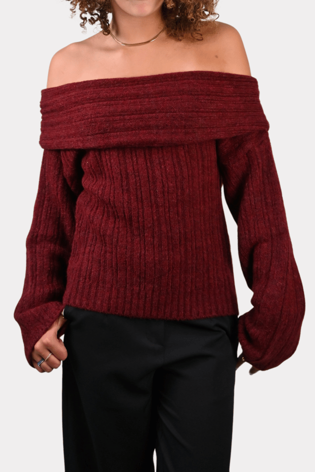 Maxime-knit-offshoulder-bordeaux-ft-2