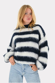 [photo_size]Noor ist 1,69 m groß und trägt One Size. Normalerweise trägt sie Größe S/M.[photo_size]