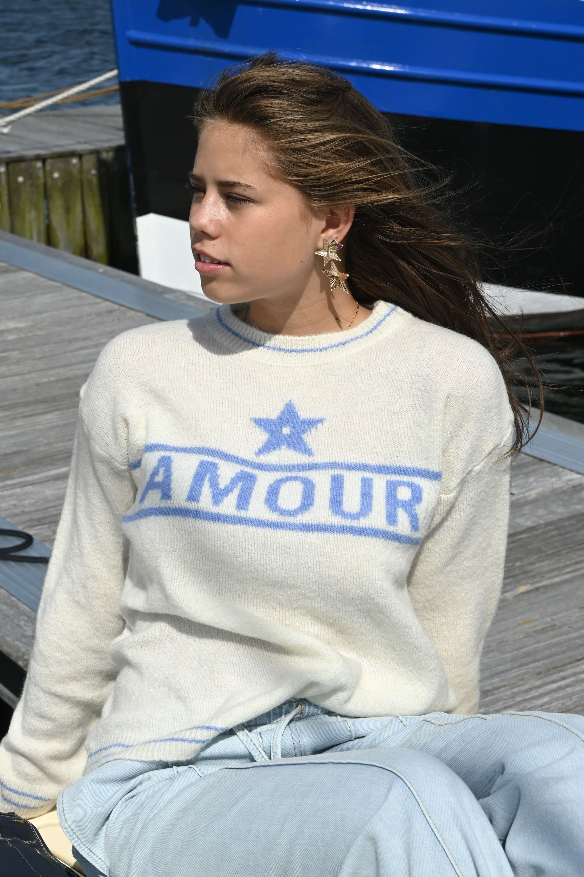 amour-knit-white-light-blue