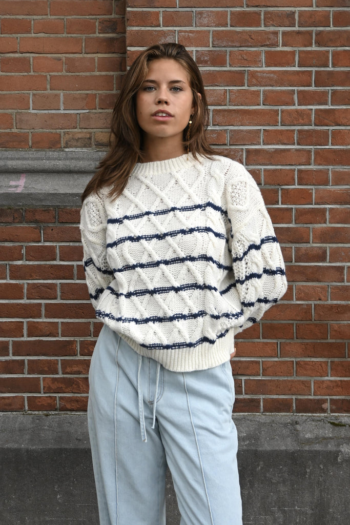 mia-knit-striped