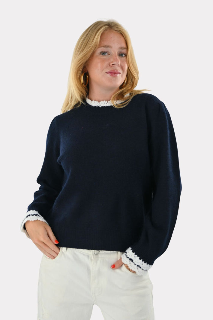 [photo_size]Noor mesure 1,69 m et porte une taille unique. Elle porte normalement du S/M.[photo_size]