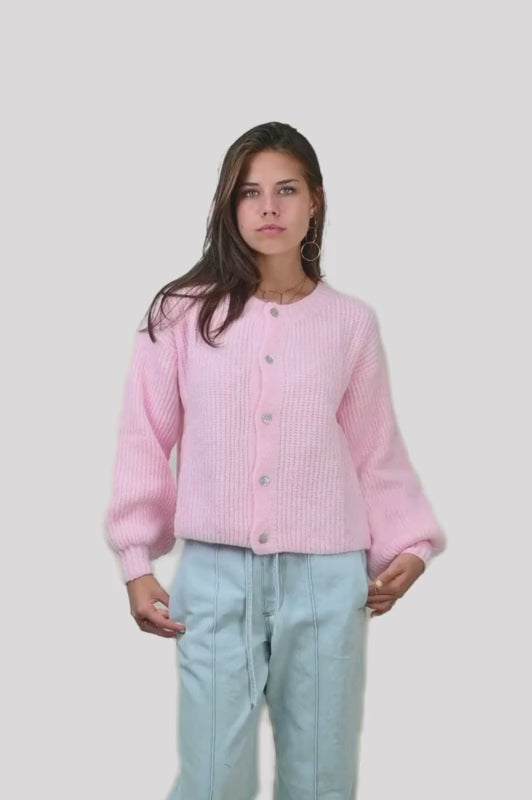 Video laden: Brooklyn cardigan - licht roze